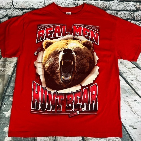 Real Men Hunt Bear Red Full‎ Bear Graphic Shirt XL - Picture 1 of 3